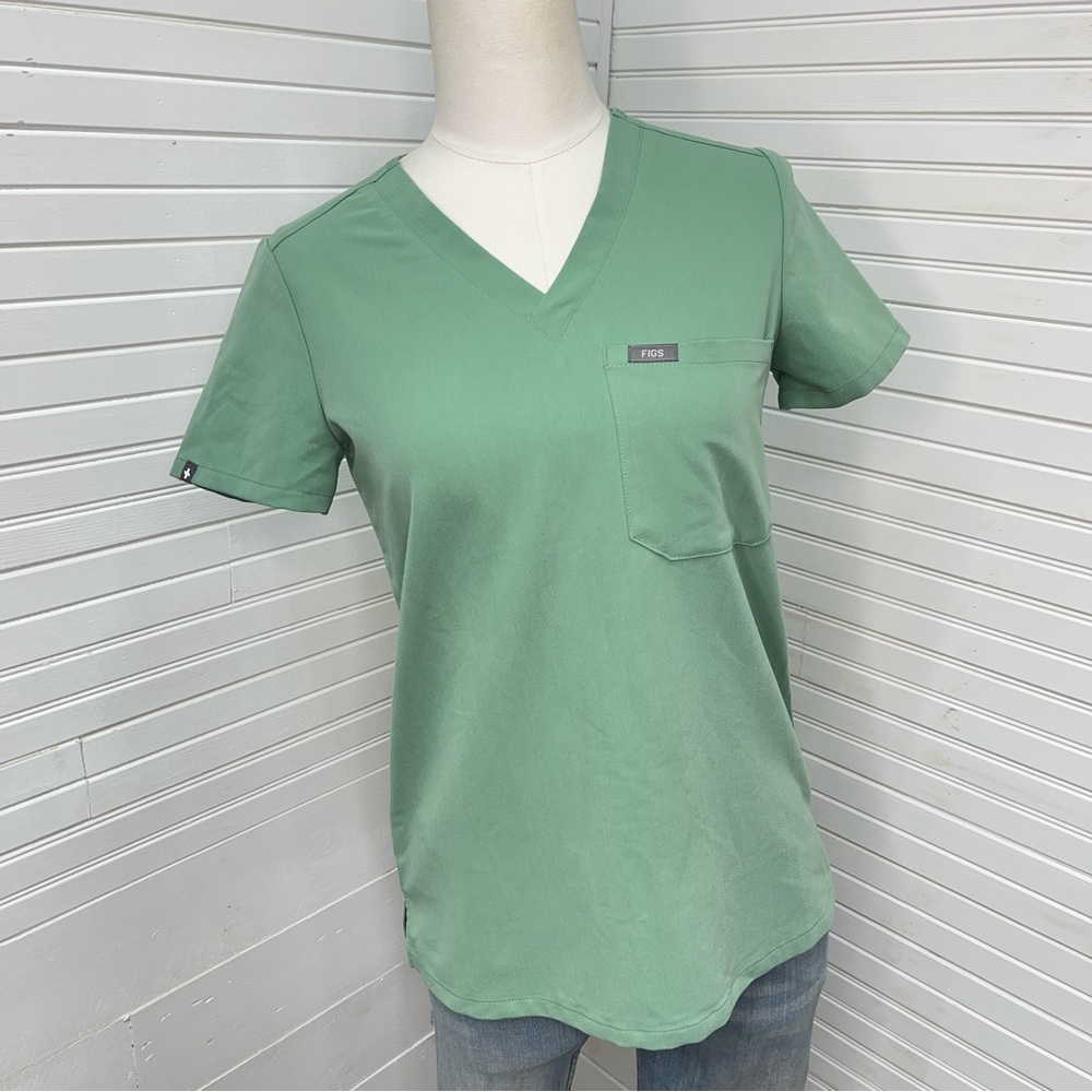 Figs Technical Collection V-Neck Pocket Scrub Top